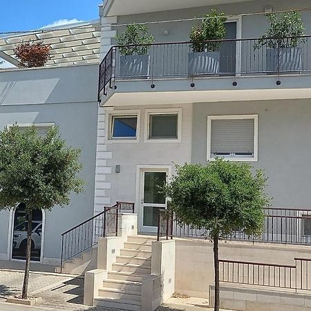 Central Apartment Con Tre Camere Da Letto لوكوروتوندو المظهر الخارجي الصورة